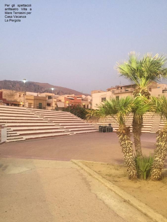 فيلا Casa Vacanze La Pergola@ تيراسيني المظهر الخارجي الصورة